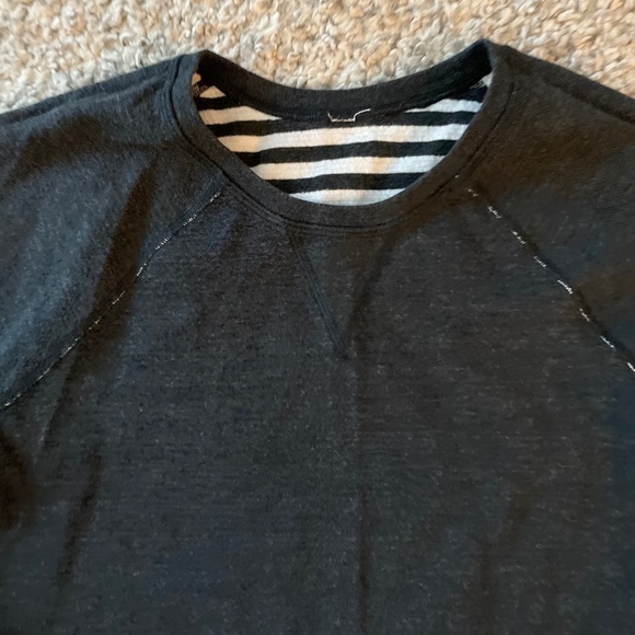 Lululemon REVERSIBLE long sleeved thin sweatshirt - Picture 8 of 11